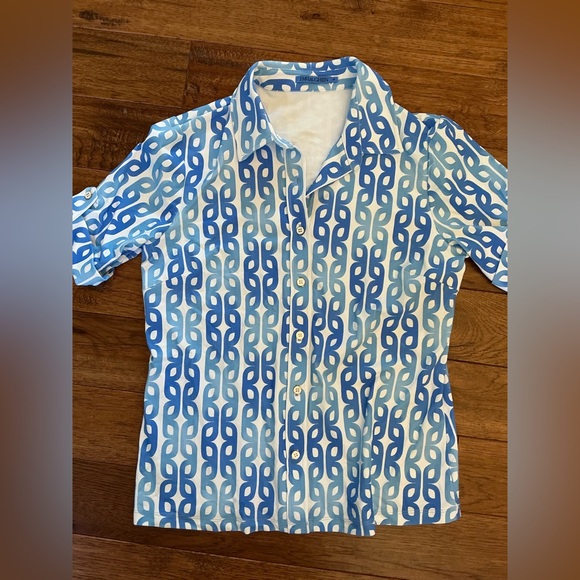 J. McLaughlin Blue Geometric Pattern Short Sleeve Button Down Shirt, medium - Picture 1 of 10